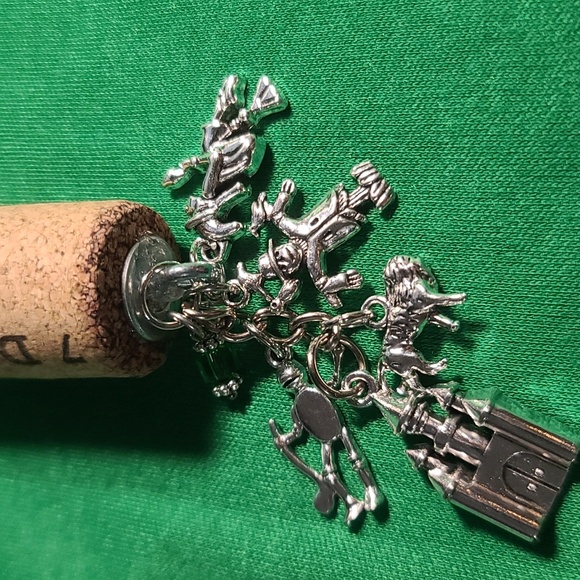 Wizard of Oz Wine Cork Key Chain & Purse Charm Wicked NWT - Picture 3 of 4